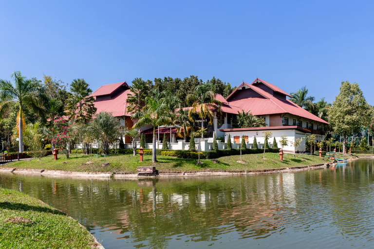 Exterior 9
