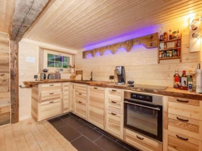 Others 4, Chalet in Gstaad Near Ski Slopes, Pays-d'Enhaut