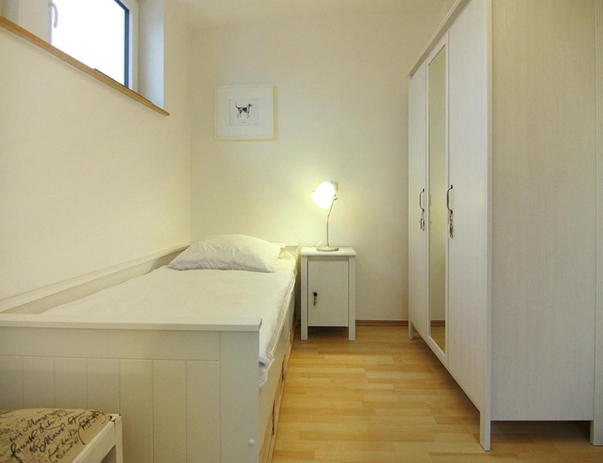 Room 4, Thatched House in Vieregge by Breetzer Bodden, Vorpommern-Rügen