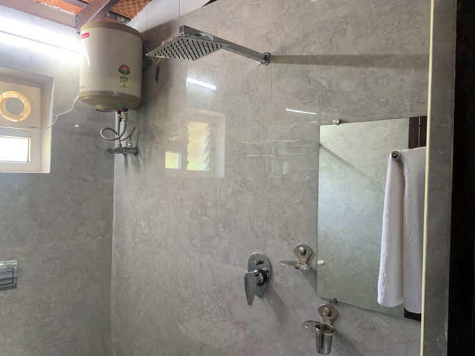 Bathroom 3, LOVE GREEN RESORTS, Tiruppur