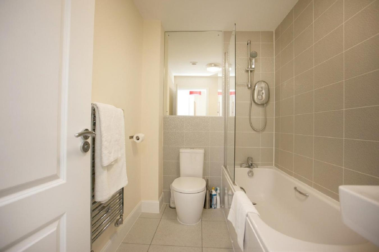 Bathroom, DBS Serviced Apartments - The Stretton, Leicestershire