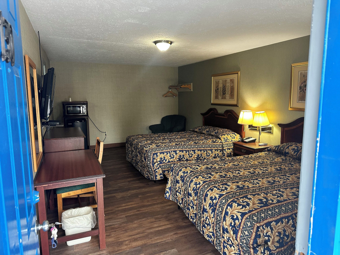Bedroom 4, Westgate Manor Motel Austintown-Younstown, Ohio, Mahoning