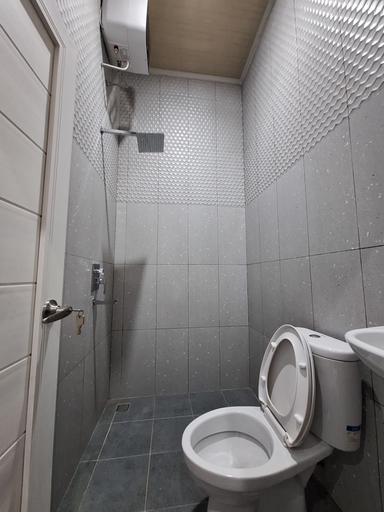 Bathroom 5, Say Villa, Sleman