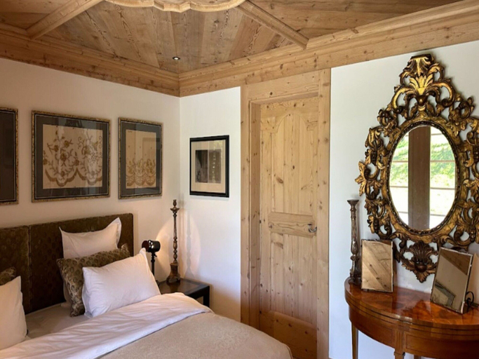 Room 3, Cosy Chalet With Balcony/terrace, Saanen