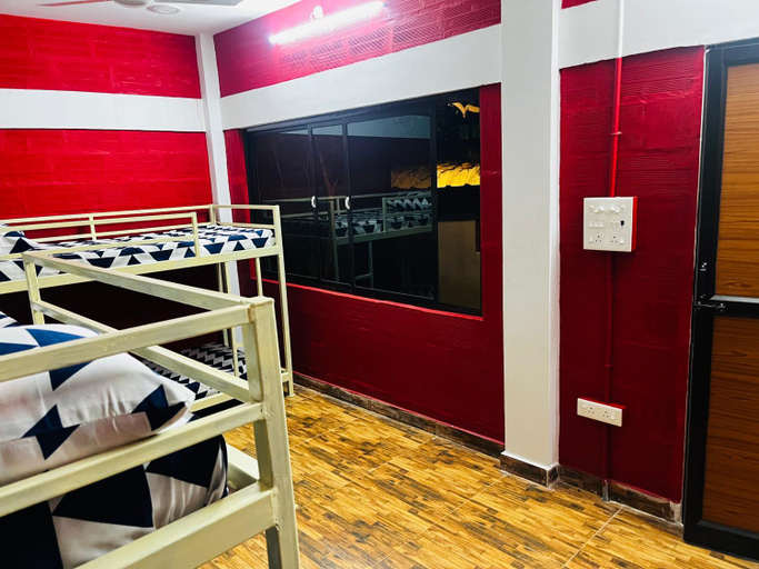 Others 4, Hostel Kurukku Santhu , Puducherry