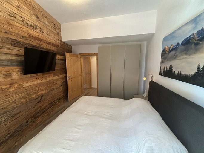 Bedroom 2, Fantastic Apartment in the Kitzbuhel Alps, Zell am See