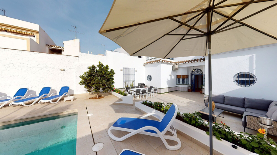 Property grounds 5, 5 Bedroom-privatepool-balcony-sea View-nerja, Málaga