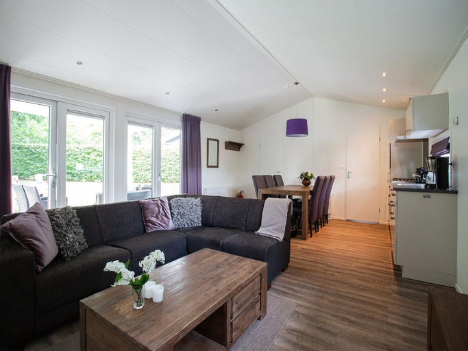 Living room 5, Beautiful House With Covered Terrace, Located in a Holiday Park in Rhenen, Rhenen