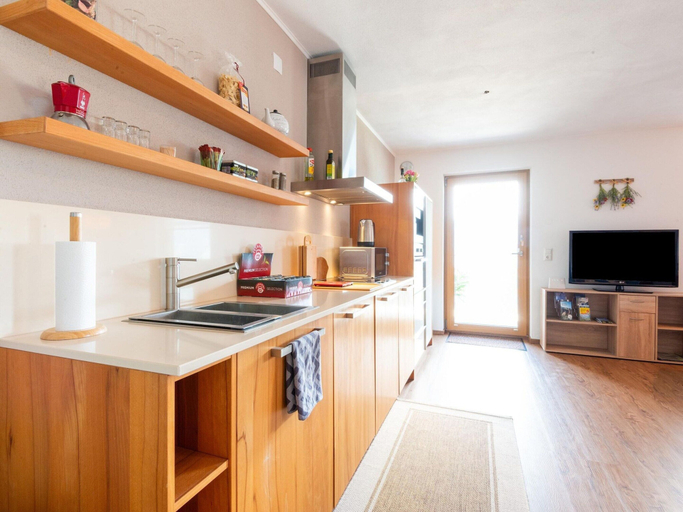 Private kitchen 2, Apartment in Distelberg Near Ski Slopes, Schwaz