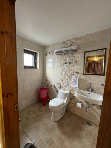 Bathroom 4, Hotel Town Centre, Srinagar