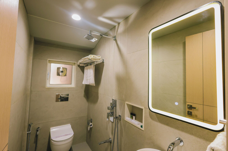 Bathroom 4, Hotel Western, Thane