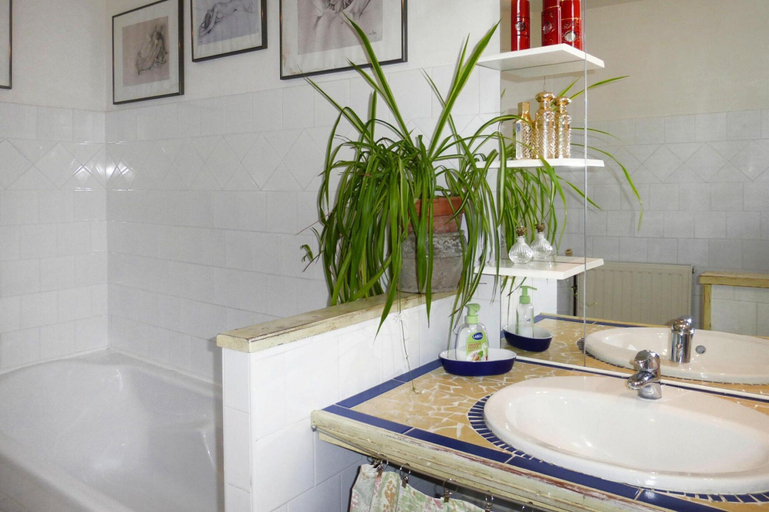 Bathroom 4, Holiday Home in Denneville Near Sandy Beach, Manche