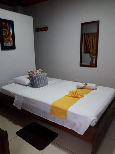 Bedroom 4, HOSTAL FAMAR, Angostura