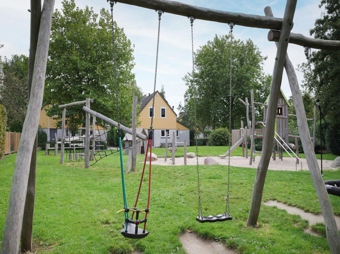 Property amenity 2, Holiday Home in Quiet Park With Garden, Kapelle