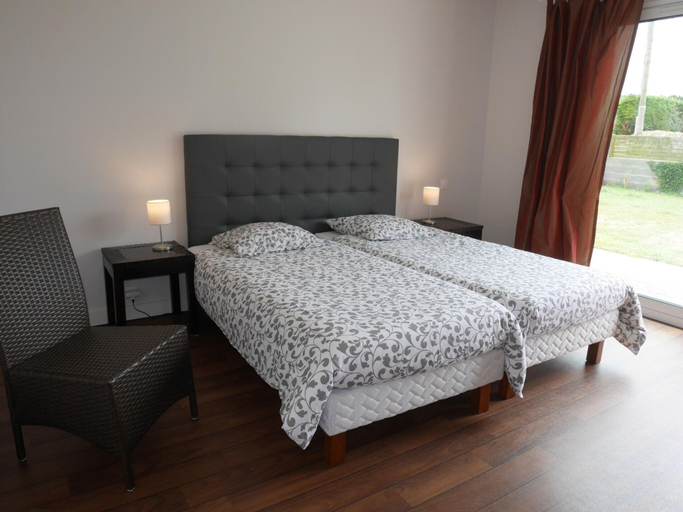 Room 4, Holiday Home Close to the Beach, Plouneour-brignogan-plages, Finistère