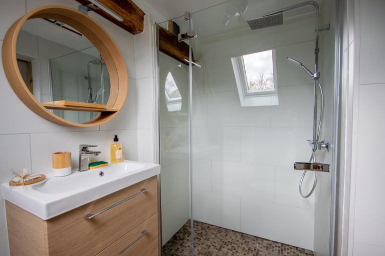 Bathroom 5, Le Moulin de l'etang, Yvelines