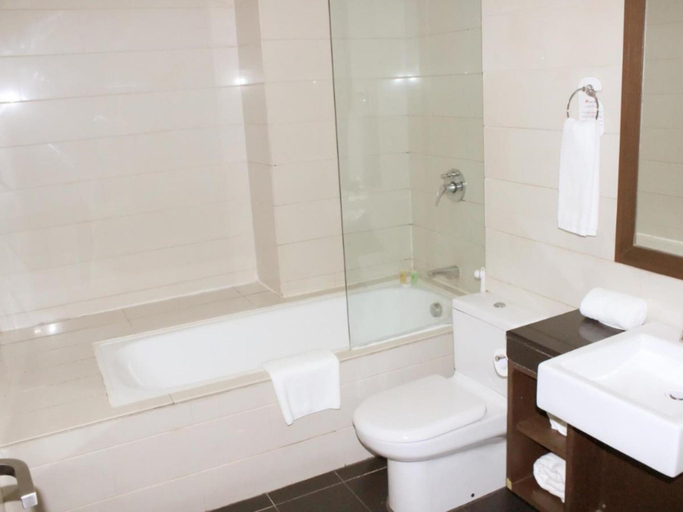 Bathroom 18