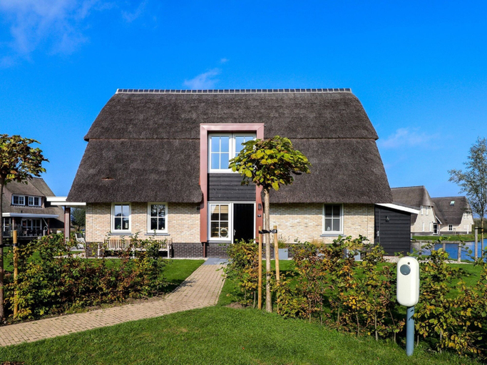 Exterior 5, Luxury Villa With a Sauna, at the Tjeukemeer, Lemsterland