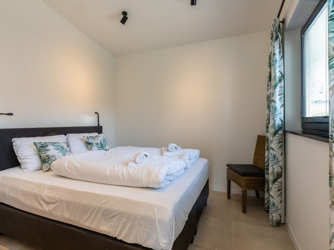 Room 4, Holiday Home Nieuwvliet Near Beach & Dunes, Sluis
