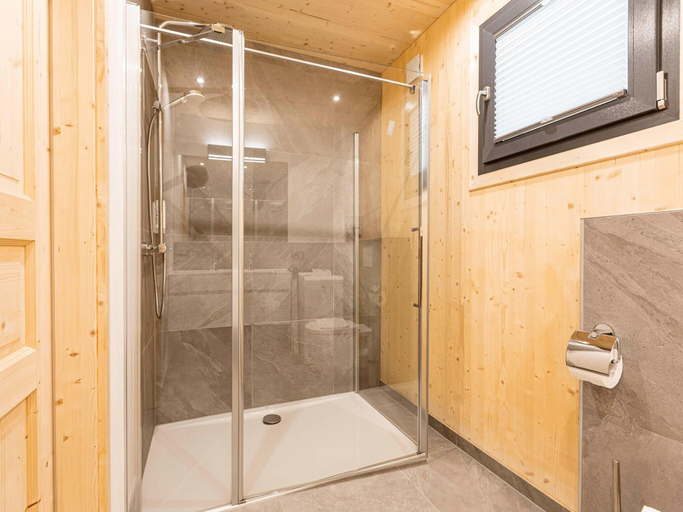 Bathroom, Spacious Apartment With Pool, Murau