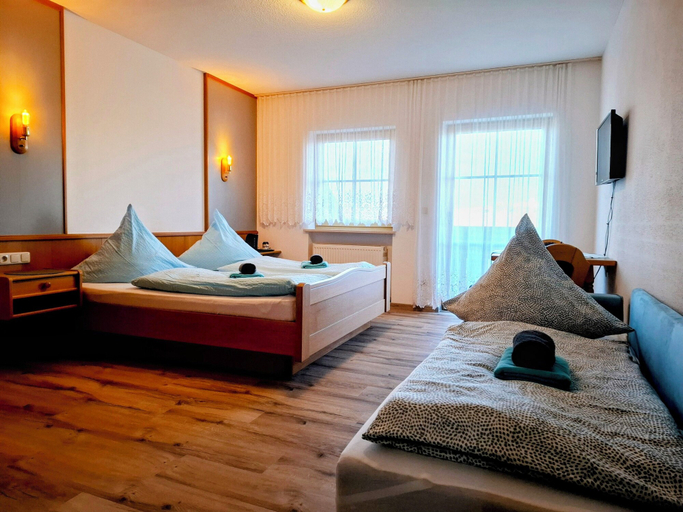 Bedroom 4, Frühstückspension Lichtenauer Hof, Passau