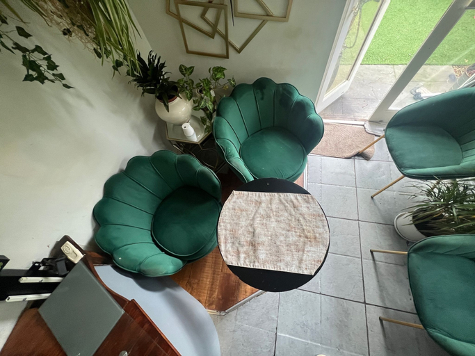 Others 4, House - Sleeps 4 - Garden - Pets Ok - Parking, London