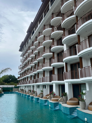 Exterior 7