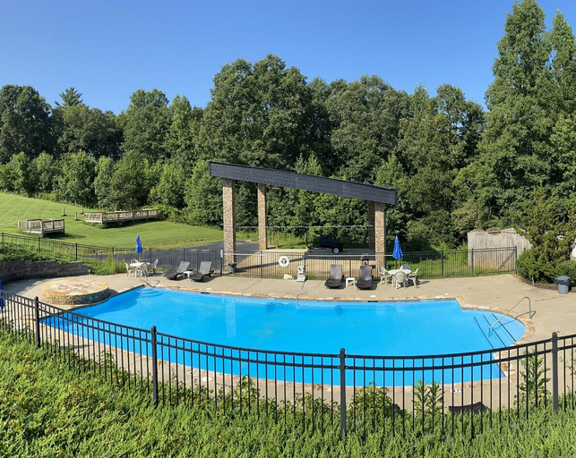 Sport & Beauty, Copperhead Lodge and Resort Cabin Rentals, Union