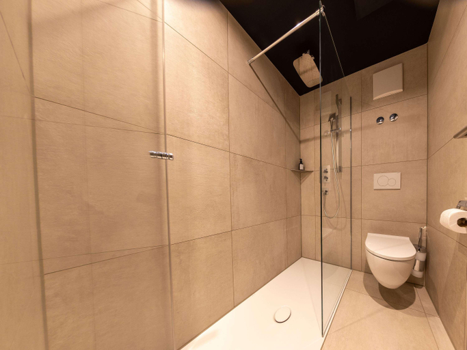 Bathroom 4, Ibis Styles Aalen, Ostalbkreis