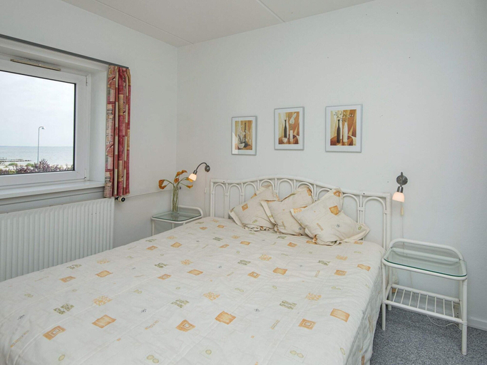 Bedroom 2, 6 Person Holiday Home on a Holiday Park in Hejls, Kolding
