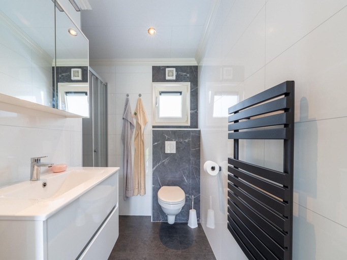 Bathroom 3, Holiday Home in Molenschot near Nature Reserves, Gilze en Rijen