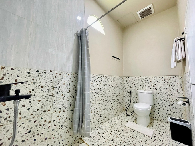 Bathroom 7