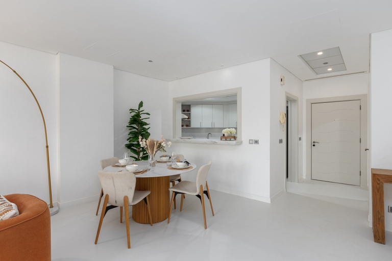 Room 4, Rustic Palm 1BR w Beach Access, Dubai
