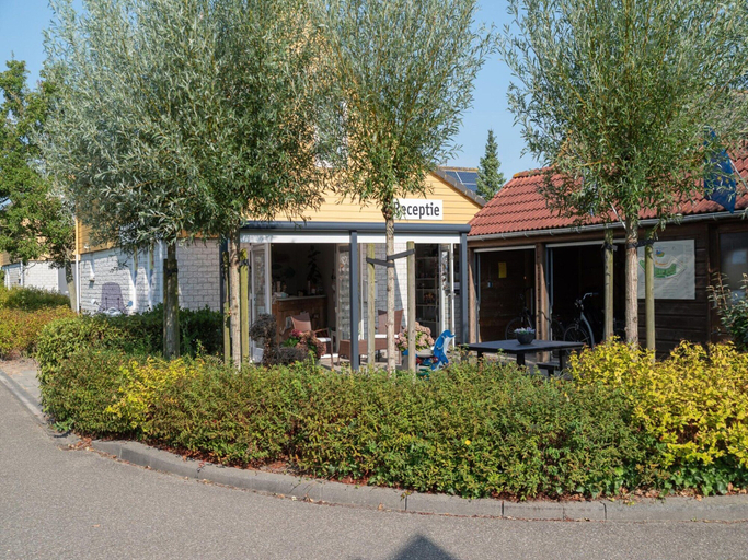 Exterior 4, Holiday Home in Quiet Park With Garden, Kapelle