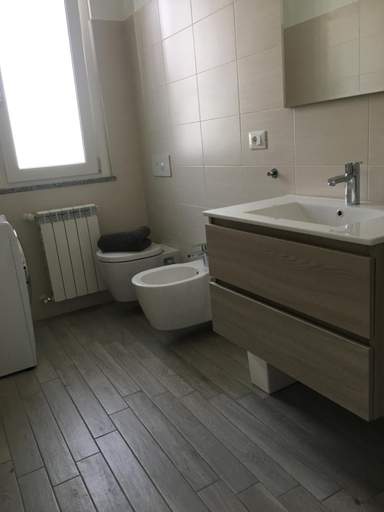 Bathroom 28