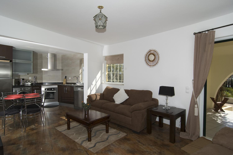 Others 2, 607 Villa Lorena, Lagos