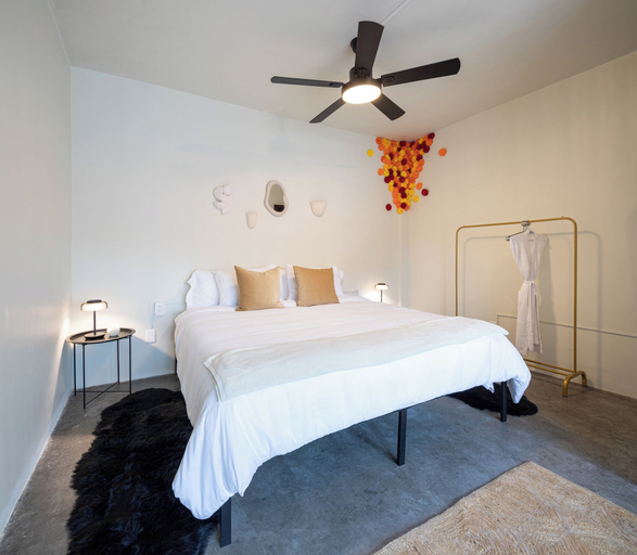 Bedroom 2, Casa Lumos - Minimalist Comfort Suites in Centro Historico, Del Centro