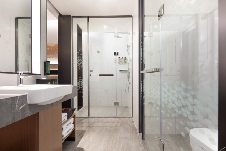 Bathroom 4, Hampton by Hilton Guigang, Guigang