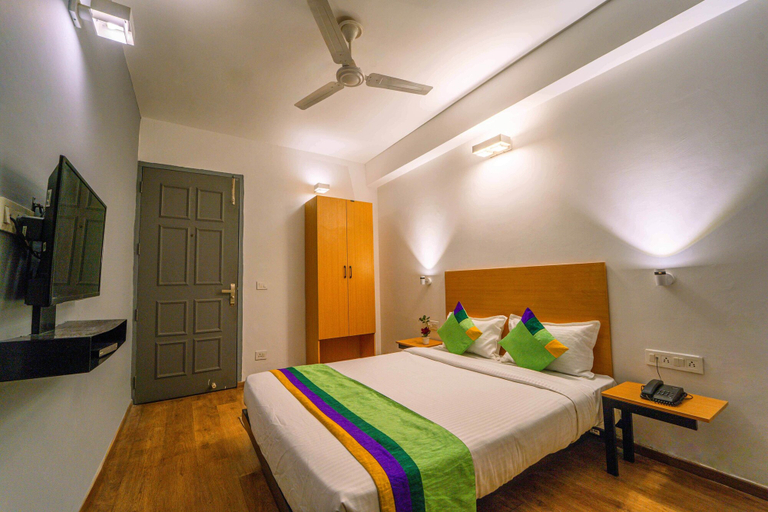 Bedroom 3, Treebo Premium Inn, Gautam Buddha Nagar