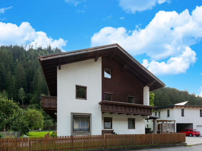 Exterior 3, Spacious Apartment With Balcony, Landeck