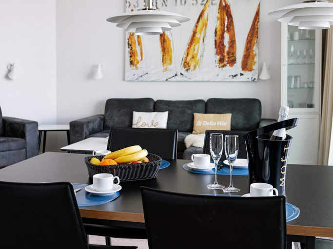Dining 4, 5 Star Holiday Home in Lubeck, Lübeck