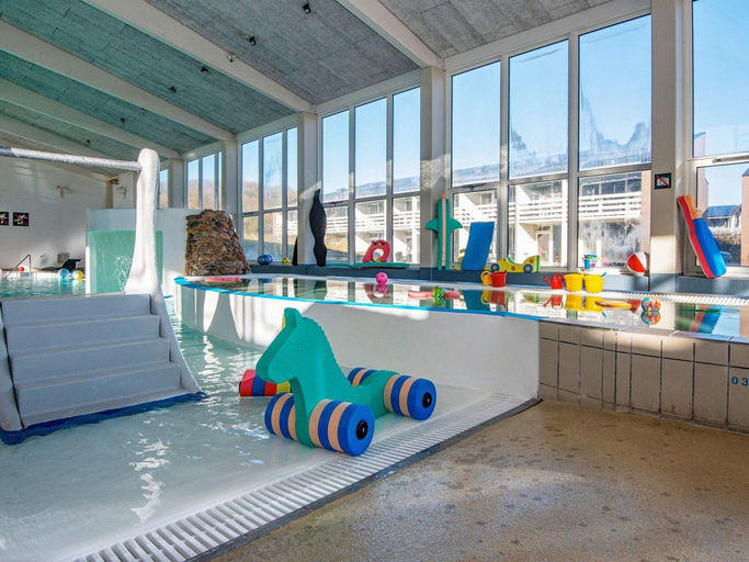 Pool 3, Apartment With Shared Kitchen in Holiday Park, Ringkøbing-Skjern