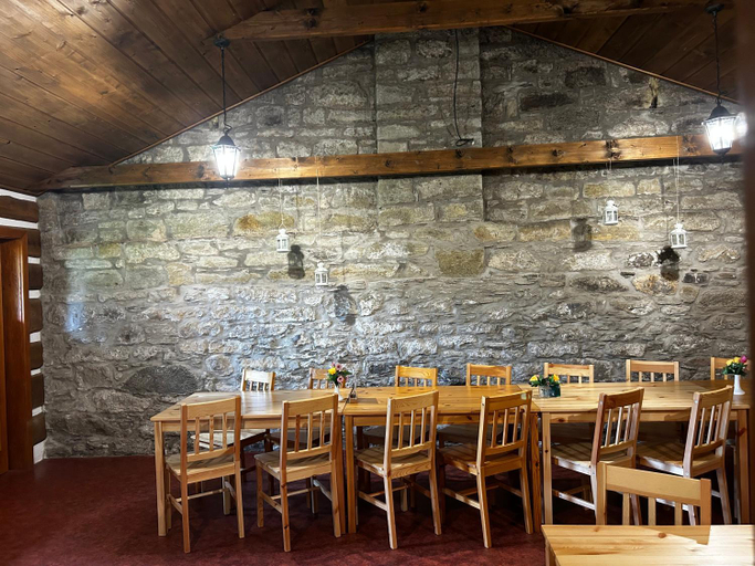Food & Drinks 2, Restaurace a penzion Na Strani, Ústí nad Orlicí