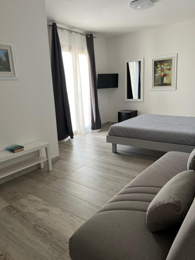 Others 2, Villa INN, Carbonia-Iglesias