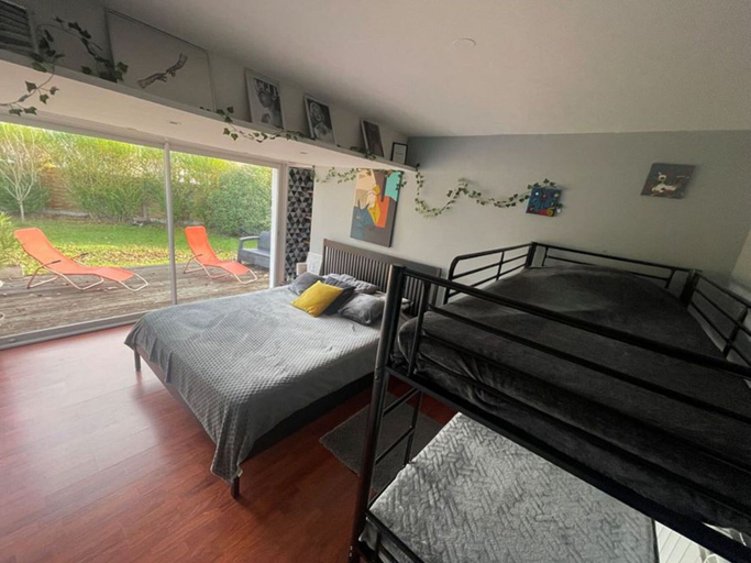 Room 3, Holiday Home With Indoor Pool, Le Porge, Gironde