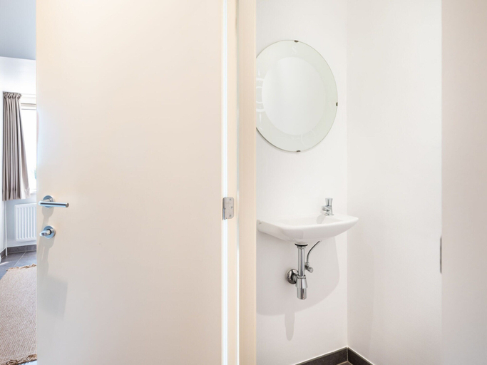 Bathroom 4, Duplex Apartment in Koksijde Near Beach, West-Vlaanderen