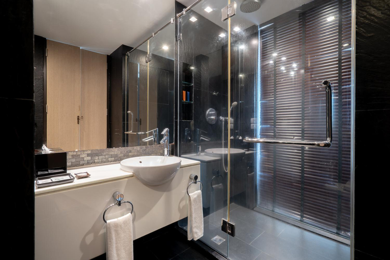 Bathroom 7