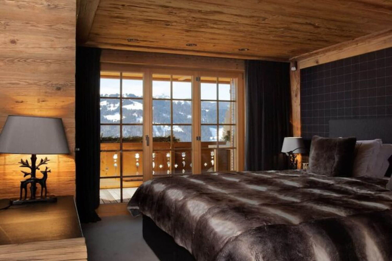 Room 3, Spacious Chalet With Private Pool, Saanen
