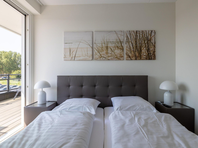 Bedroom 2, Apartment in Sint-Annaland near Beach, Tholen