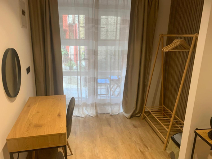 Others 5, Room Riboli, Makarska